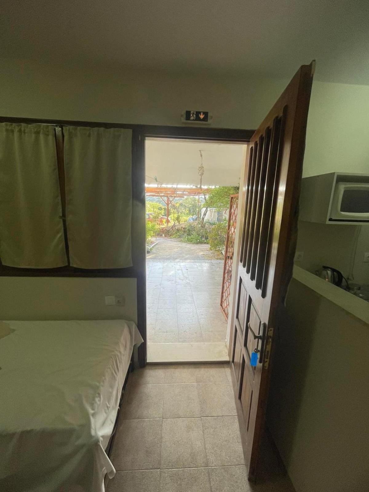 Vasilikos Apartments Paralia Agias Foteinis Exterior foto
