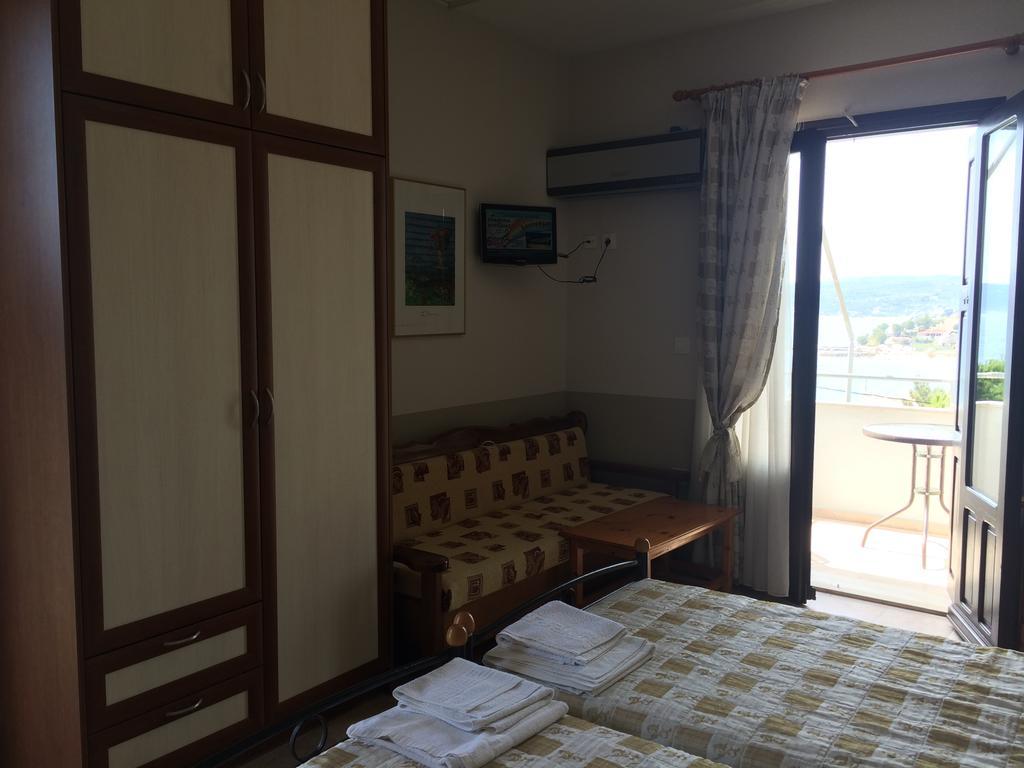 Vasilikos Apartments Paralia Agias Foteinis Exterior foto